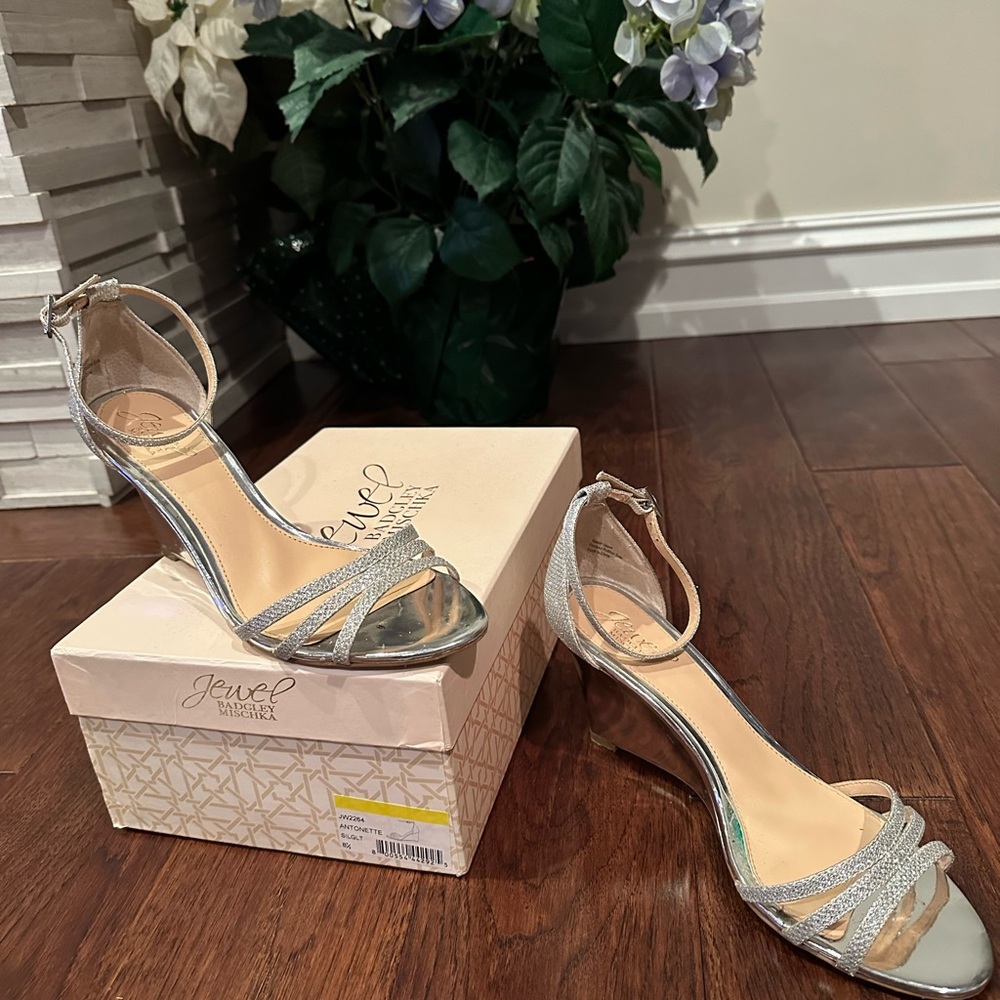 Jewel Badgley Mischka - silver wedges - size 8.5